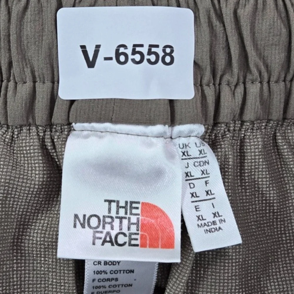 The North Face Men Pants XL‎ Beige Solid Cotton Cargo 29